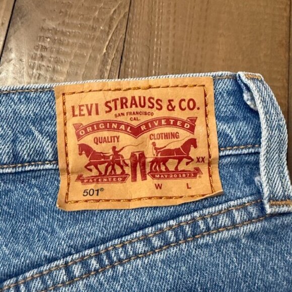 Levi's 501 Jeans Distressed Med Wash Classic Button Fly Women's Size 25x30 - Picture 5 of 7